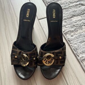 Fendi Heeles Sandals